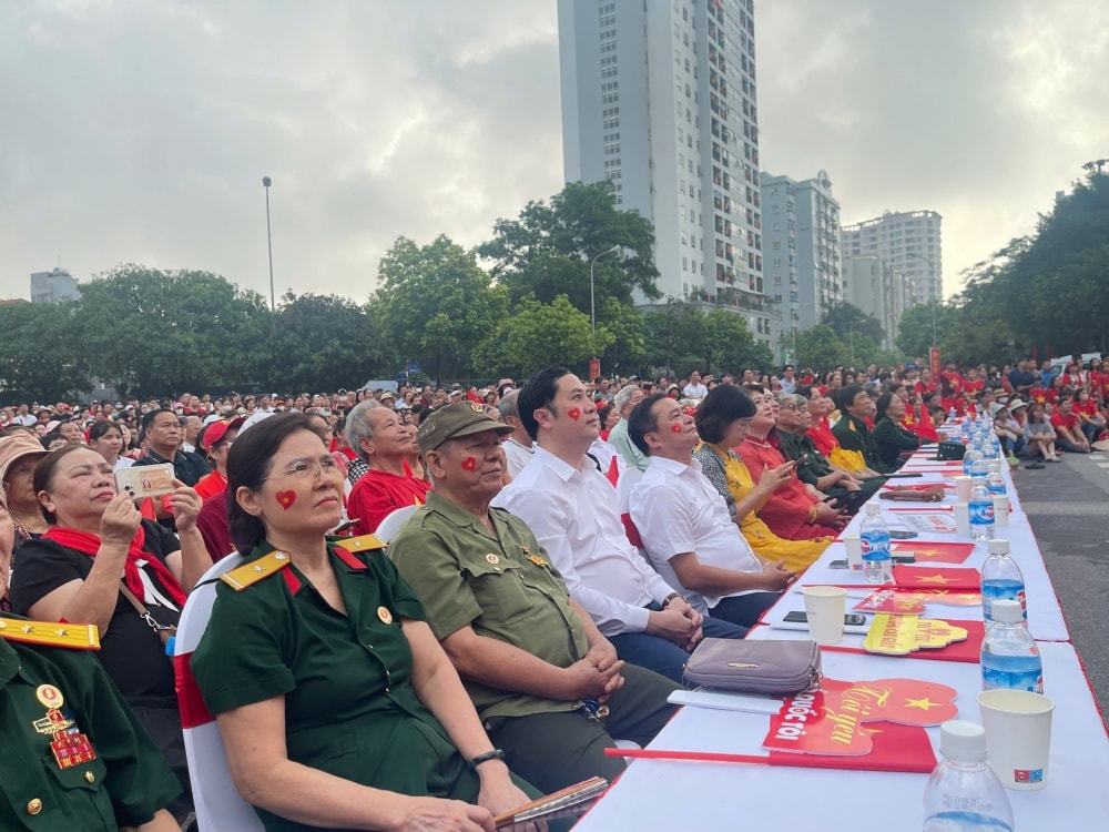 Hà Nội: Quảng trường thu nhỏ, hoà chung niềm vui lớn