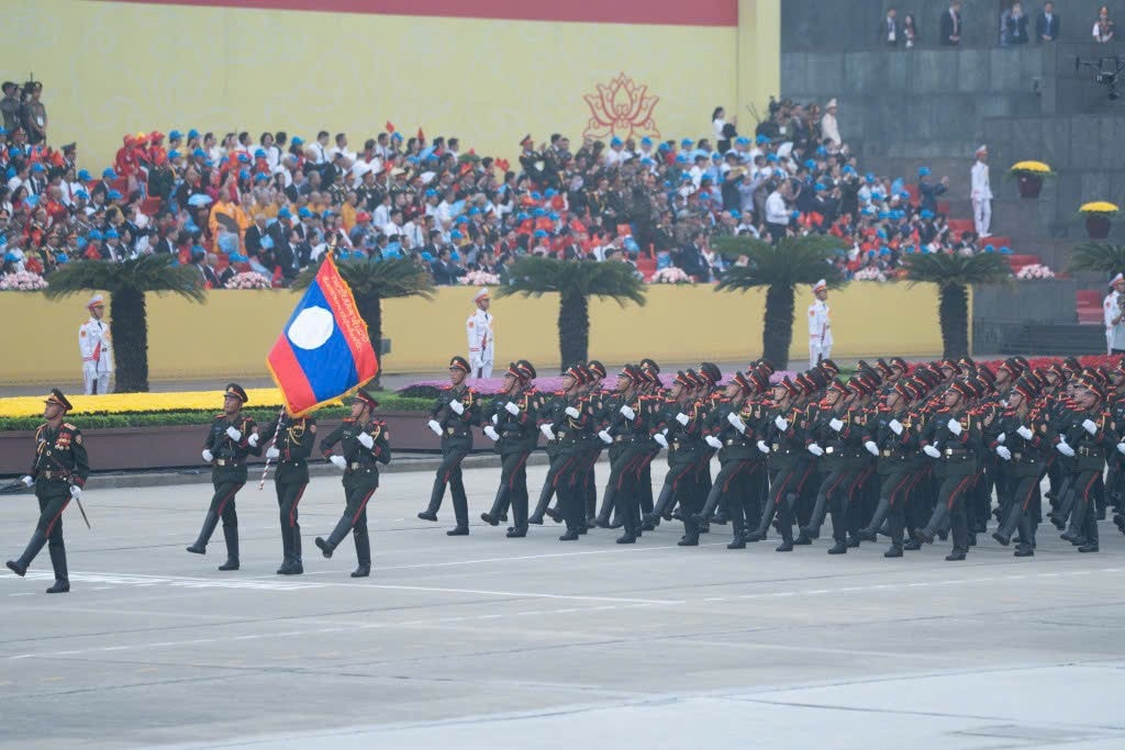 Khối Quân đội Lào tham gia lễ diễu binh, diễu hành tại Quảng trường Ba Đình