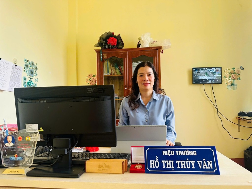 Cô Hồ Thị Thúy Vân, Hiệu trưởng Trường Tiểu học Kim Đồng