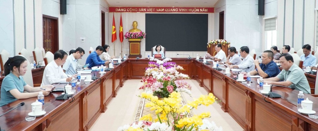 Quang cảnh buổi làm việc