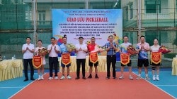 Sôi nổi chương trình giao lưu pickleball tại phường Đông Ngạc