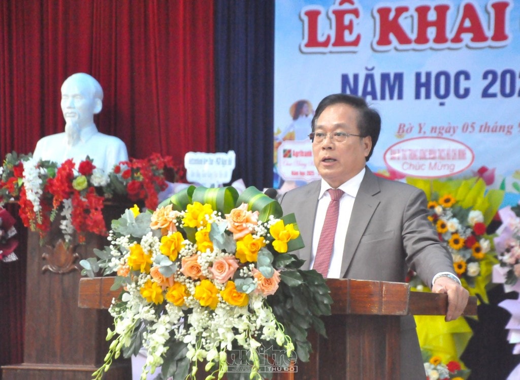 Bí thư TW Đoàn Nguyễn Minh Triết dự lễ khai giảng vùng biên giới