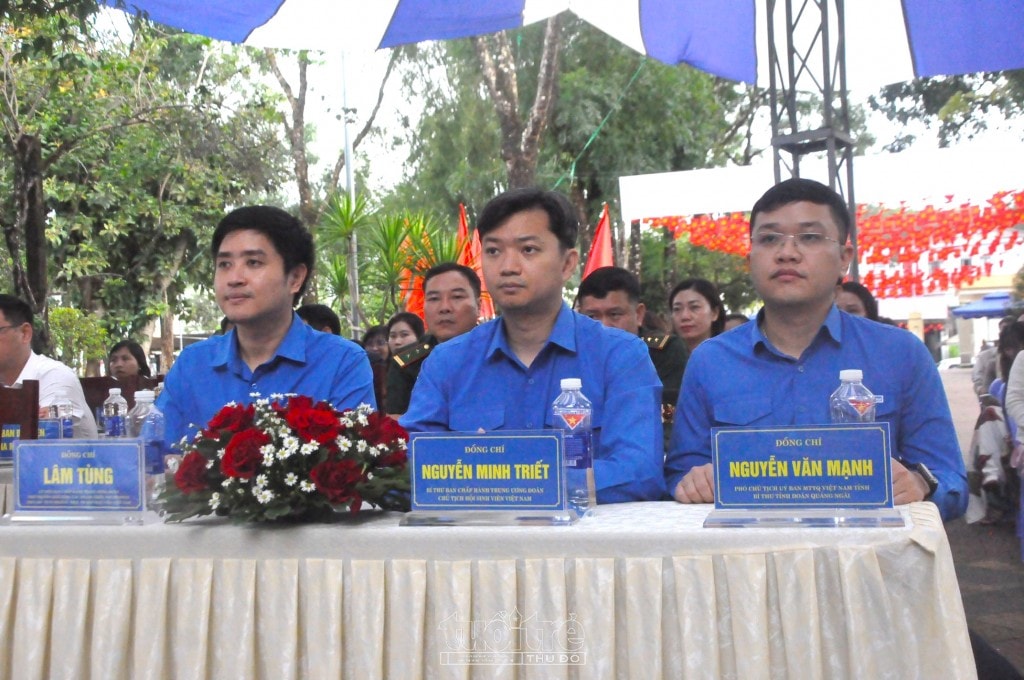 Bí thư TW Đoàn Nguyễn Minh Triết dự lễ khai giảng vùng biên giới