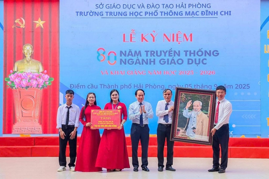 Hơn 1 triệu học sinh Hải Phòng phấn khởi trong ngày hội đến trường
