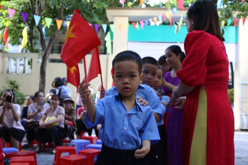 Năm học 2025-2026, trường đón thêm 34 học sinh mới, niềm hy vọng về một chặng đường học tập mới mẻ, giàu yêu thương và sẻ chia (Ảnh Út Vũ) Năm học 2025-2026, trường đón thêm 34 học sinh mới, niềm hy vọng về một chặng đường học tập mới mẻ, giàu yêu thương và sẻ chia (Ảnh Út Vũ)