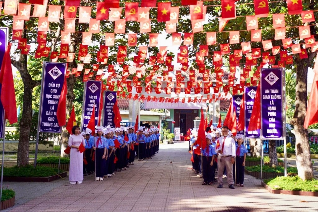 Để chuẩn bị năm học mới, ngành giáo dục thành phố đã đầu tư xây dựng mới 221 phòng học, cải tạo sửa chữa 418 phòng học
