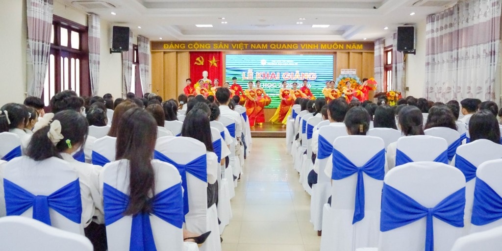 Toàn cảnh tại buổi lễ khai giảng