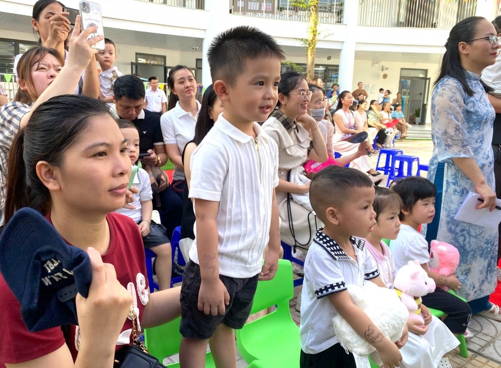Phụ huynh, học sinh mần non