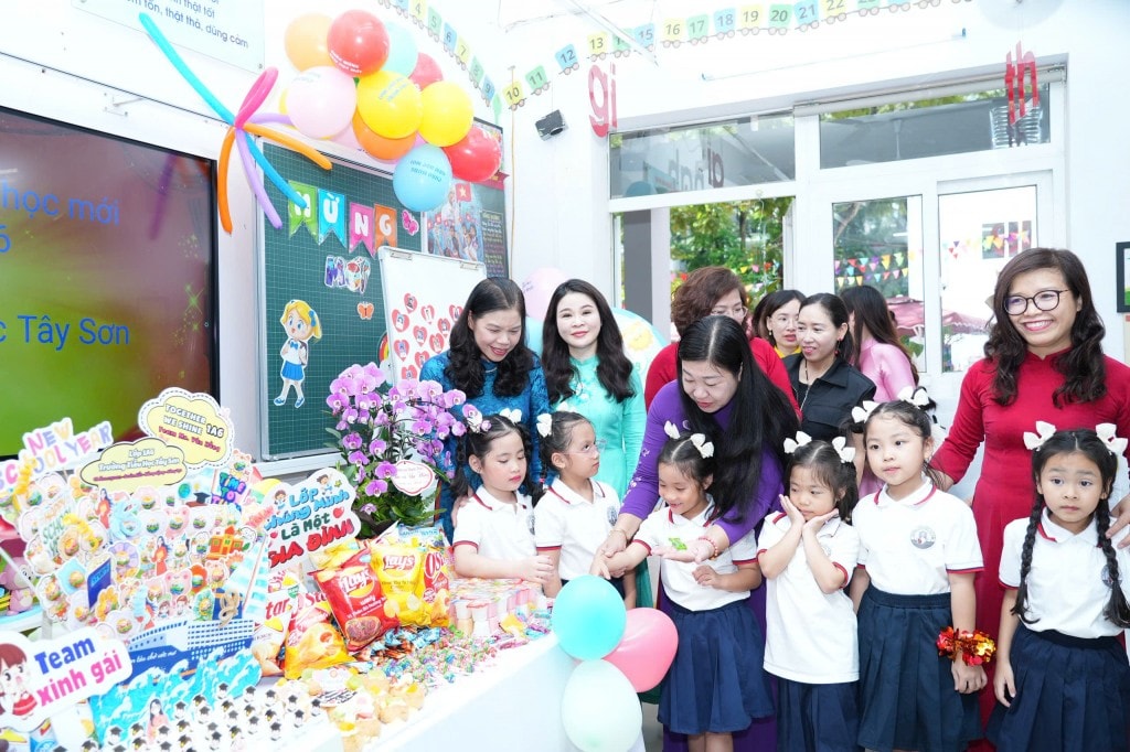 Khai giảng năm học mới cùng thầy và trò Trường Tiểu học Tây Sơn