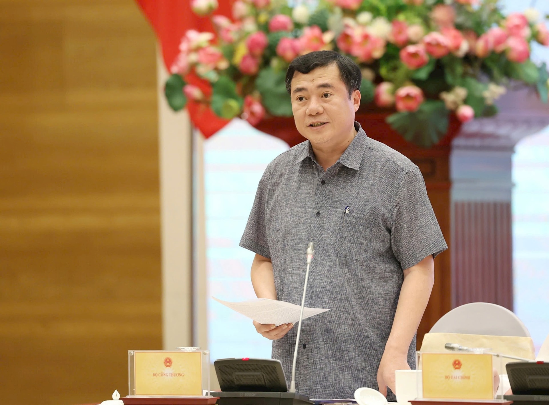 nhat-tan.jpg