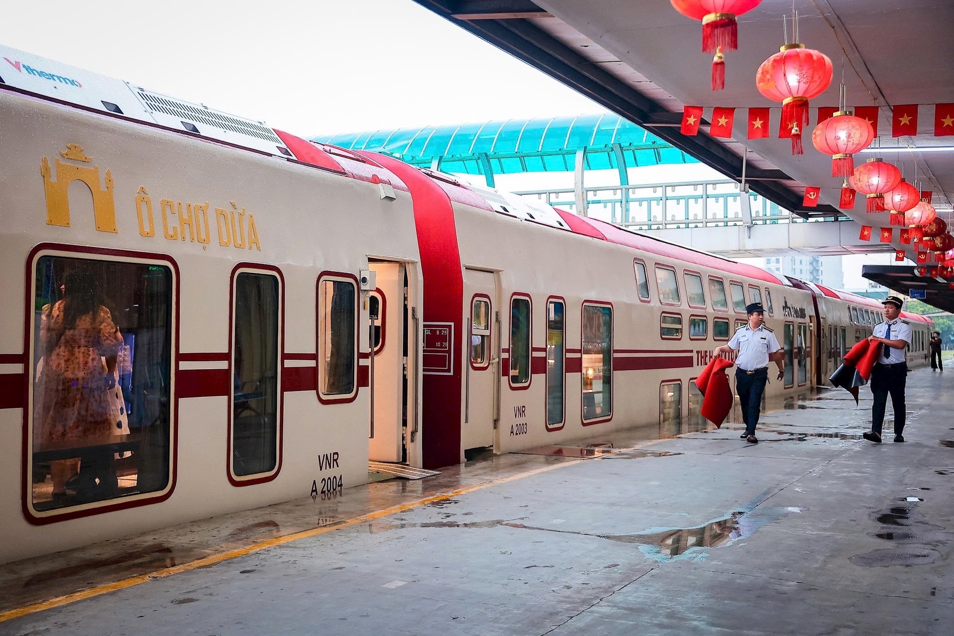 Chính thức vận hành đoàn tàu du lịch "Hà Nội 5 cửa ô"