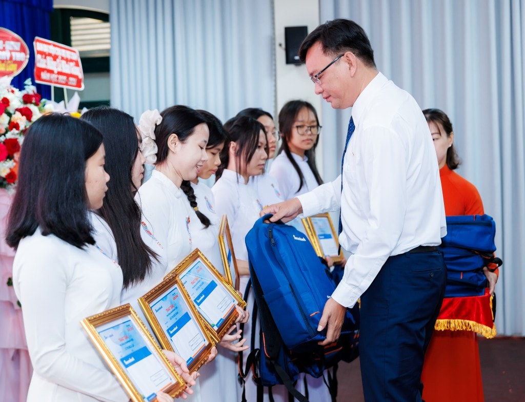 Trường THPT Nguyễn Đình Chiểu, Đồng Tháp