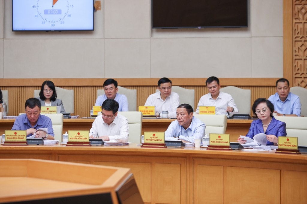 Các đại biểu thống nhất đánh giá, nhìn chung, tình hình tiếp tục xu hướng tích cực, tháng sau tốt hơn tháng trước - Ảnh: VGP/Nhật Bắc