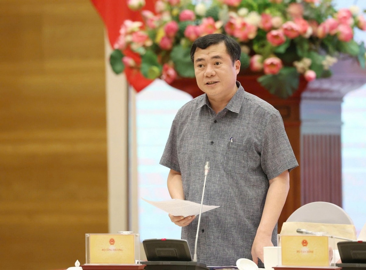 Xuất khẩu hàng hóa quyết tâm tăng 12% trong năm 2025