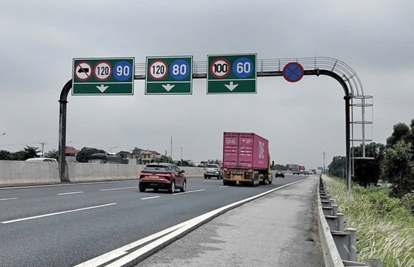 bien-bao-phan-lan-duong-toc-do-xe-di-tren-cao-toc-ha-noi-hai-phong.-anh-viet-hung.jpg