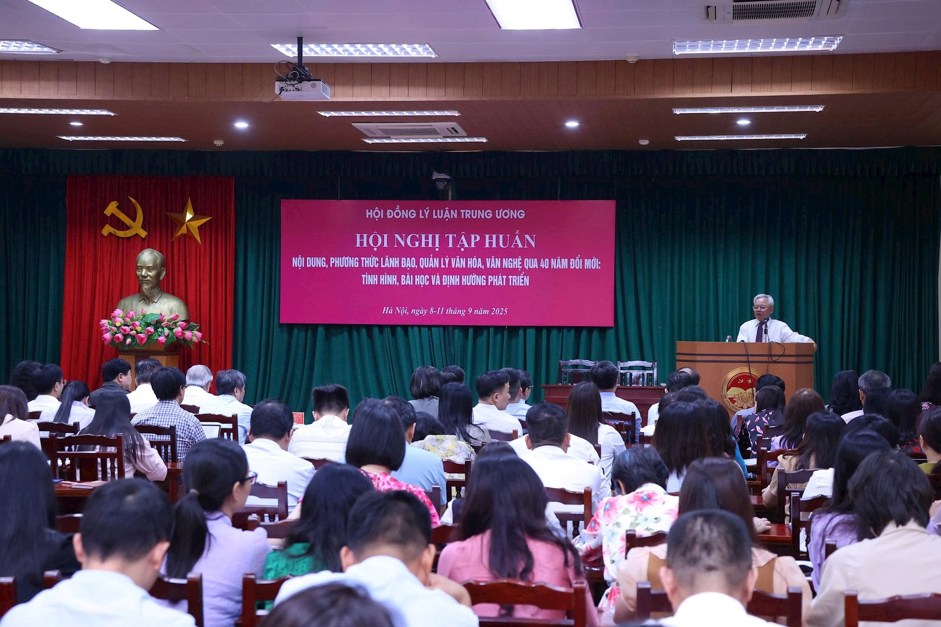 quang-canh-tap-huan.jpg