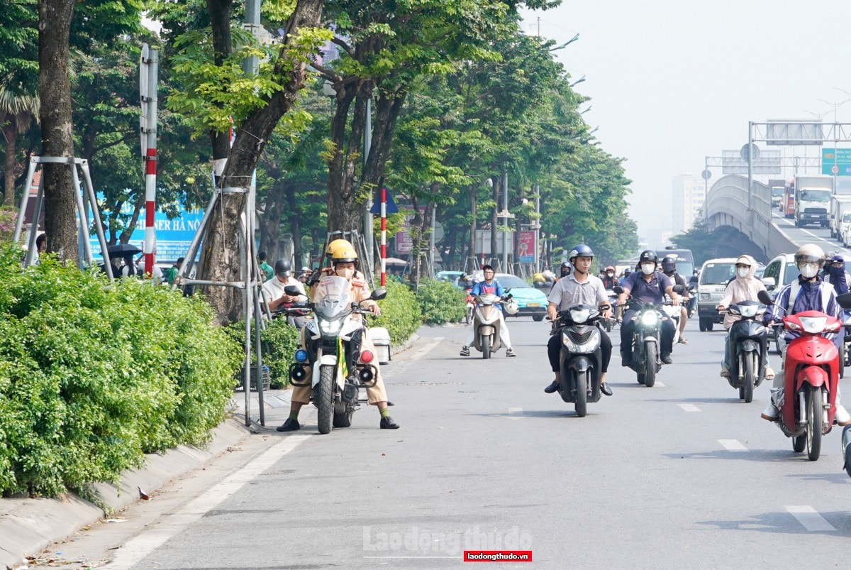 Tăng cường xử phạt xe đi vào làn khẩn cấp tại đường Vành đai 3 trên cao