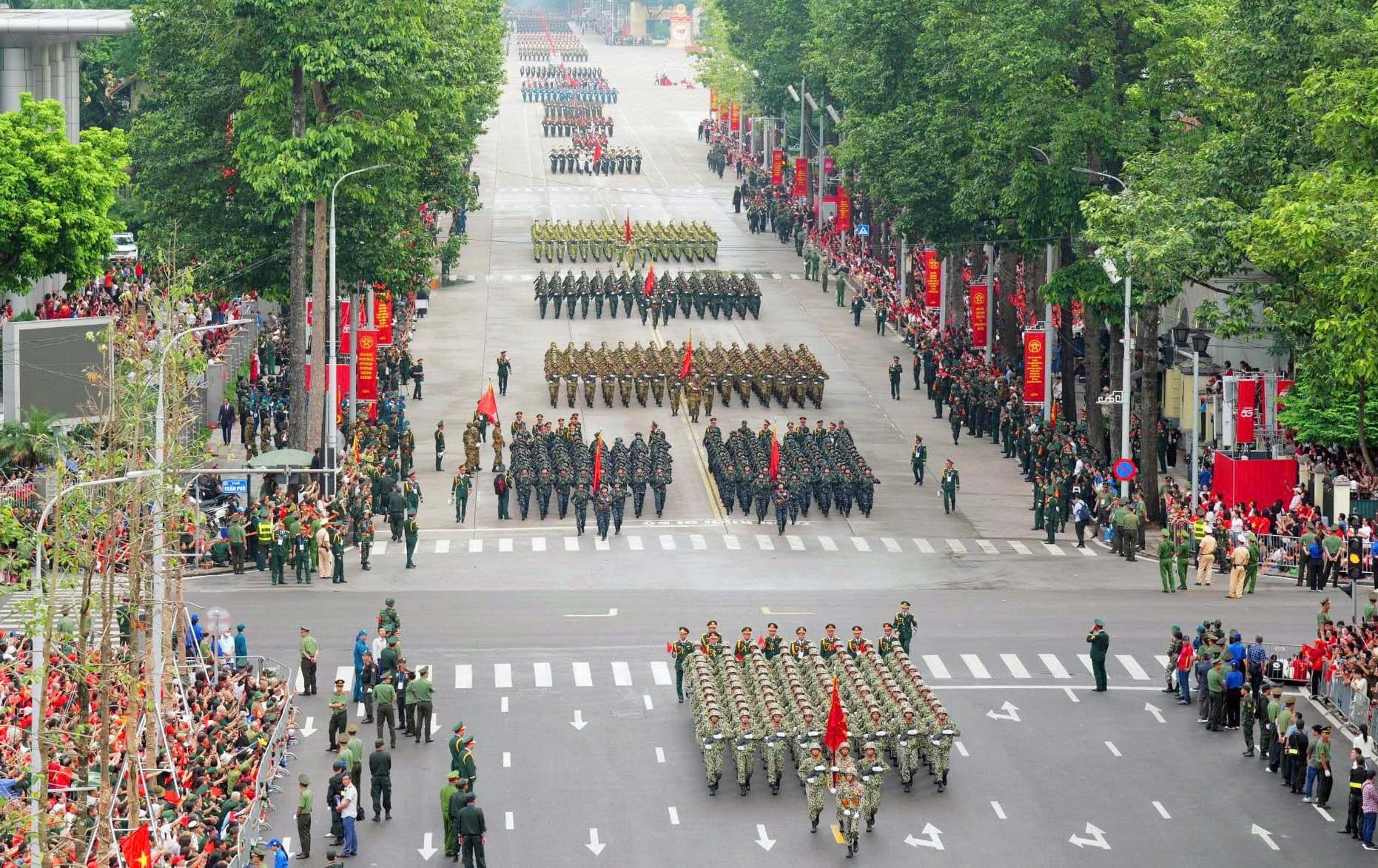 The-military-departments-on-Hung-Vuong-Road-at-the-military-department-commemorating-80-years-of-the-Tam-Thanh-Cong-revolution-and-the-national-anniversary-of-the-socialist-republic-of-vietnam.jpg