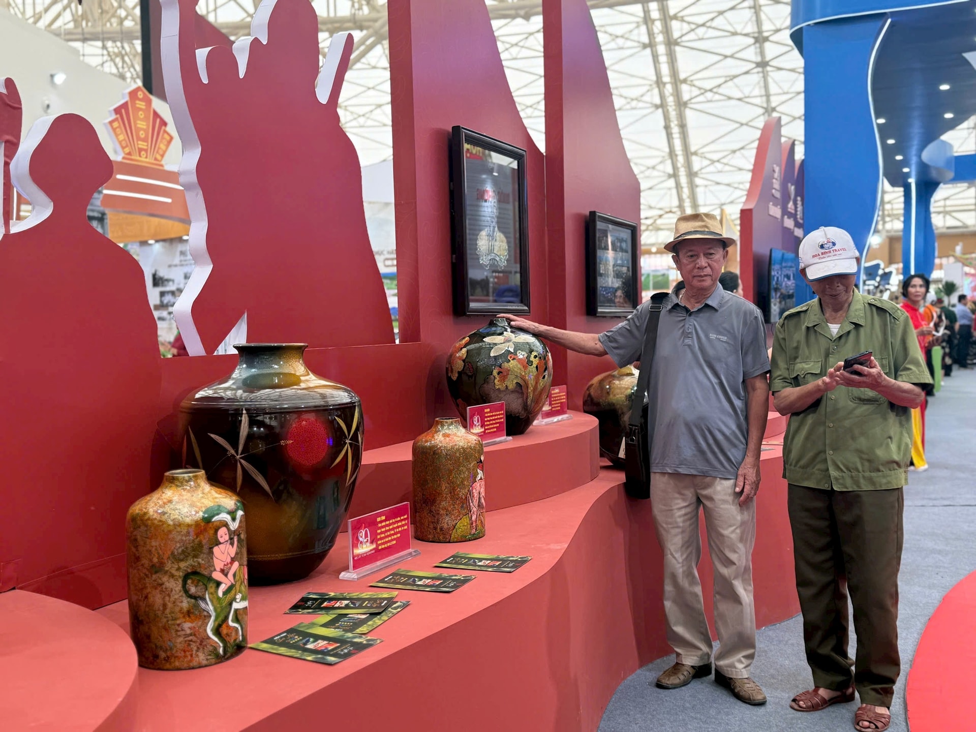 trien-lam-dong-anh.jpg