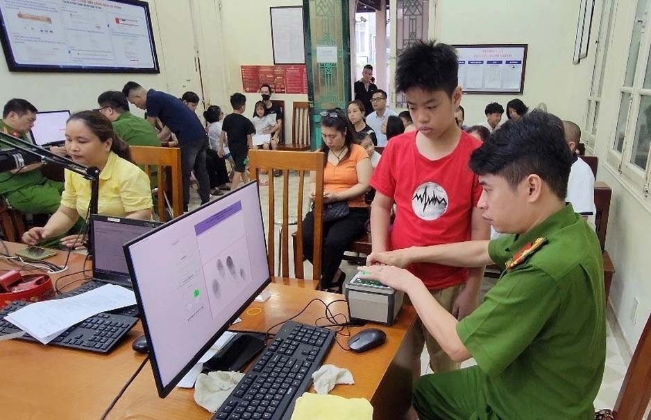 Hanoi City Police Department implements procedures for issuing citizenship cards to citizens.-Anh-Anh-Tan.jpg
