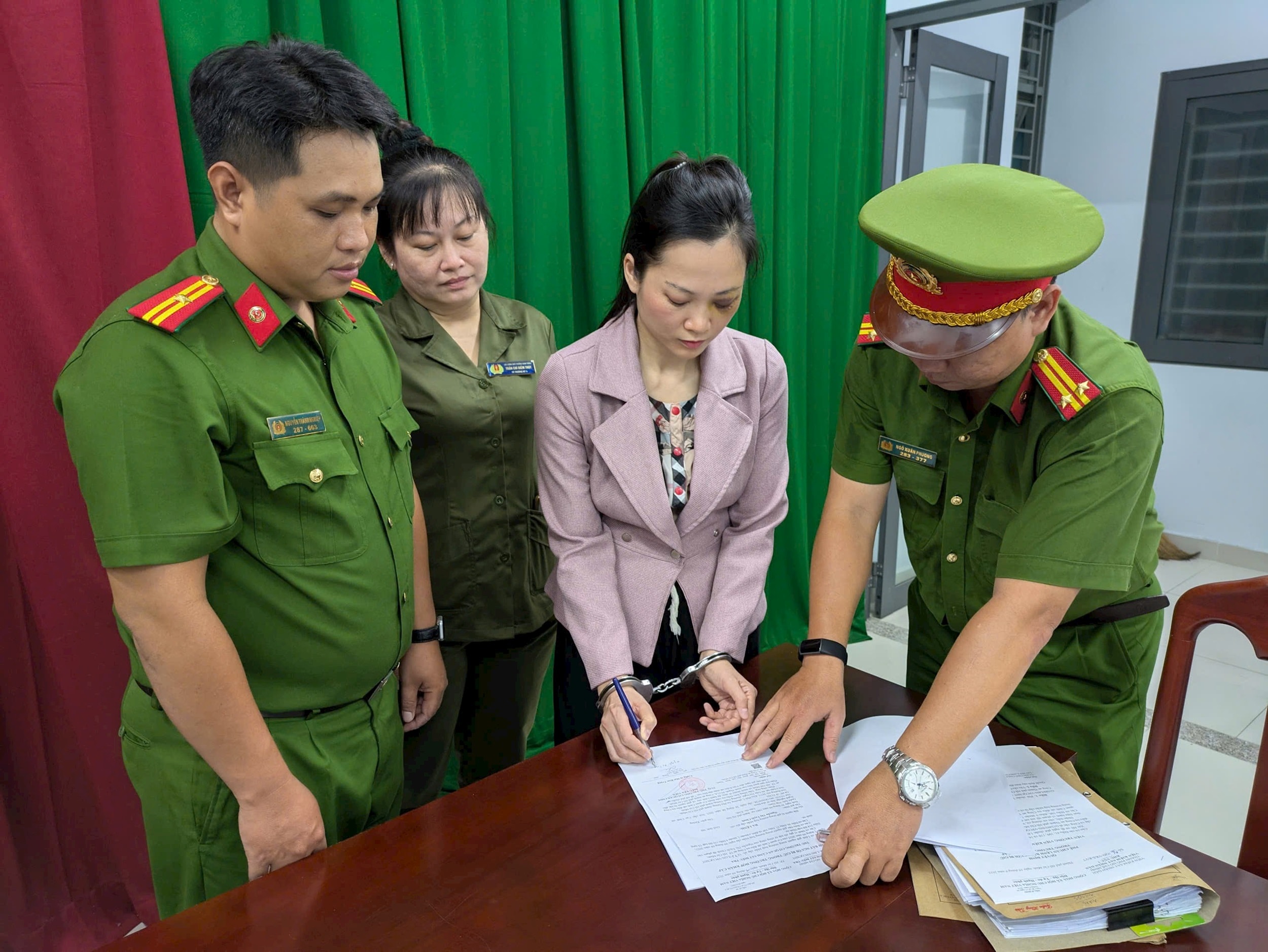 anh-2-nha-khoa-tuyet-chinh.jpg