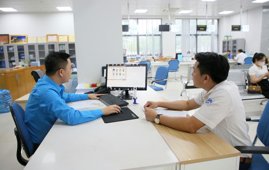 Phấn đấu hết năm 2025, 100% thủ tục hành chính đủ điều kiện cung cấp dịch vụ công trực tuyến toàn trình- Ảnh 1. Phấn đấu hết năm 2025, 100% thủ tục hành chính đủ điều kiện cung cấp dịch vụ công trực tuyến toàn trình- Ảnh 1.