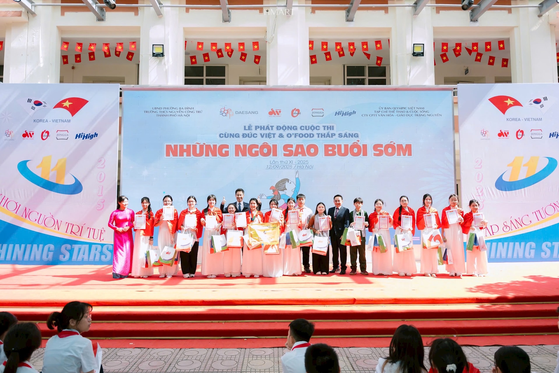 1209-phat-dong-nhung-ngoi-sao-buoi-som-1.jpg