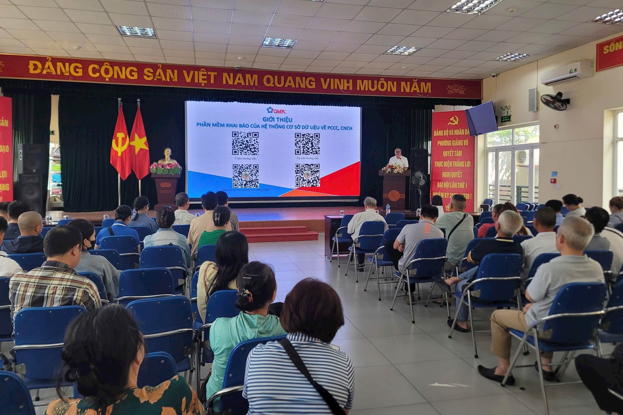 Giới thiệu phần mềm khai báo của hệ thống cơ sở dữ liệu quốc gia về phòng cháy, chữa cháy. Ảnh: TT