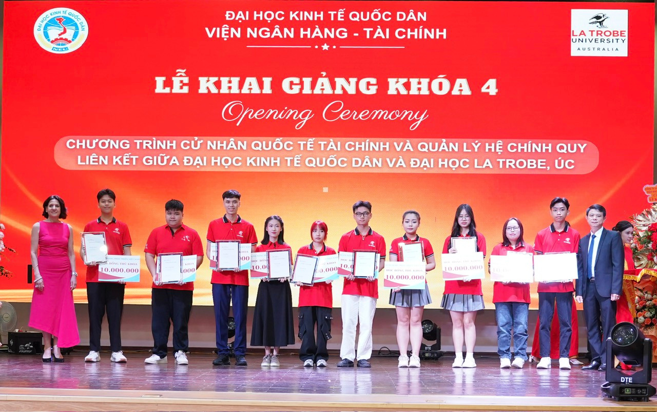 1309-dh-kinh-te-quoc-dan-1.1(1).jpg