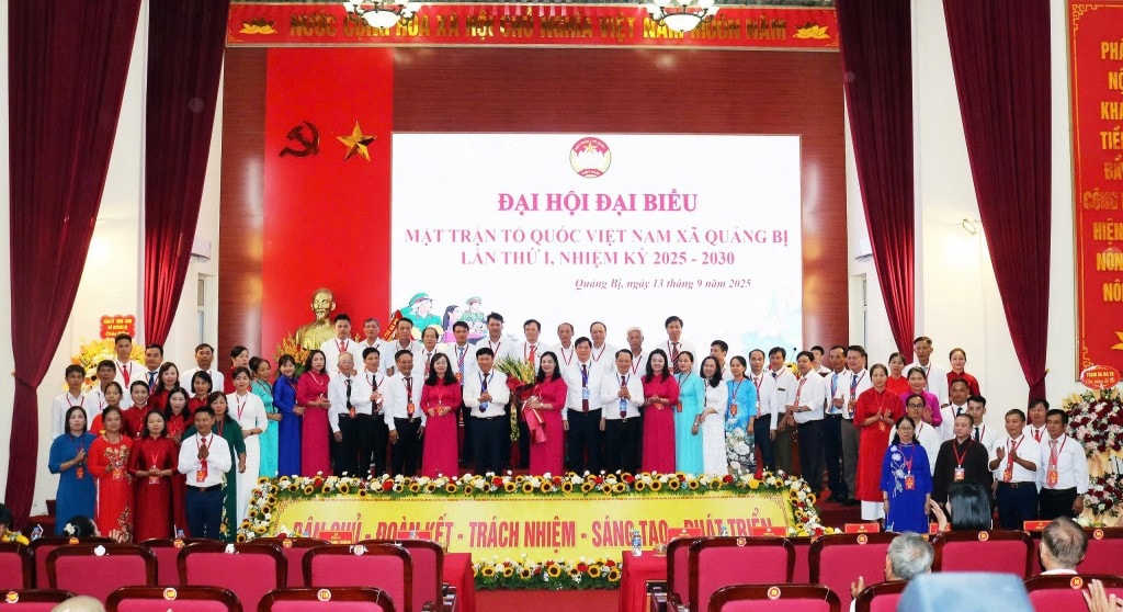 Đại hội hiệp thương cử 61 ông bà vào Uỷ ban MTTQ xã Quảng Bị.