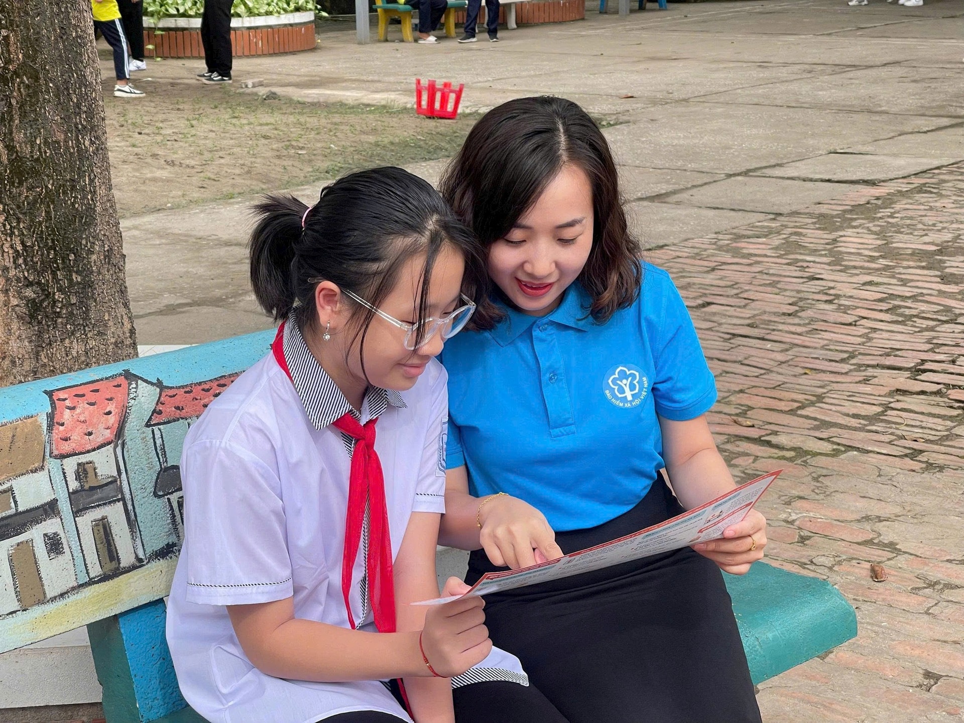 ការប្រឹក្សាព័ត៌មានស្តីពីអត្ថប្រយោជន៍ធានារ៉ាប់រងសុខភាពសម្រាប់សិស្សានុសិស្ស..jpg