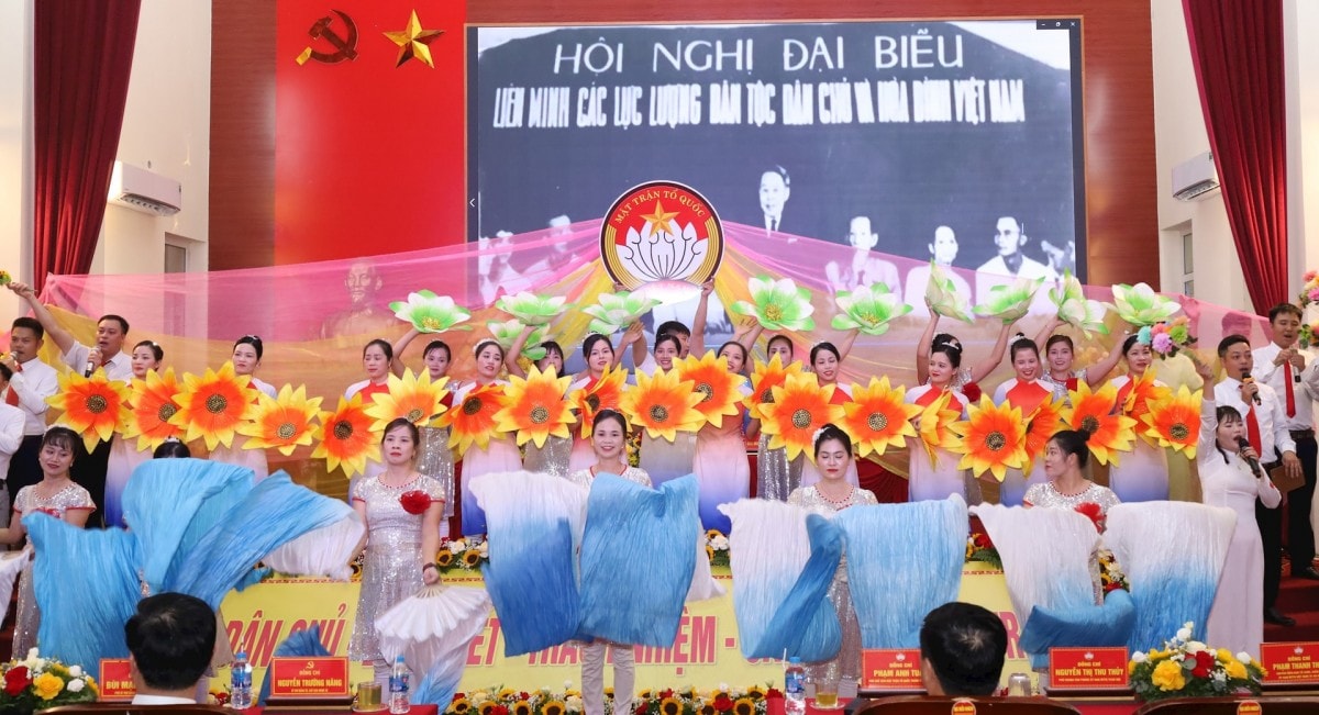 Phát huy sức mạnh nhân dân, xây dựng xã Quảng Bị văn minh, hiện đại