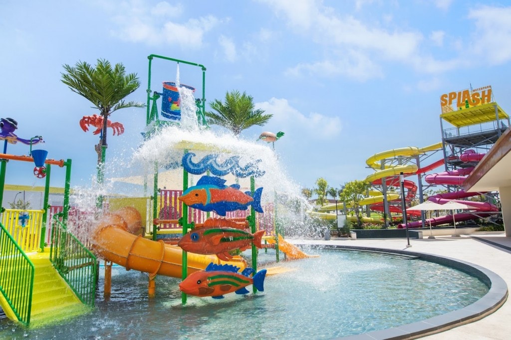 Alma Resort còn có bảo tàng khoa học, khu vui chơi trẻ em, câu lạc bộ thanh thiếu niên, rạp chiếu phim, công viên nước rộng 6.000m2. 