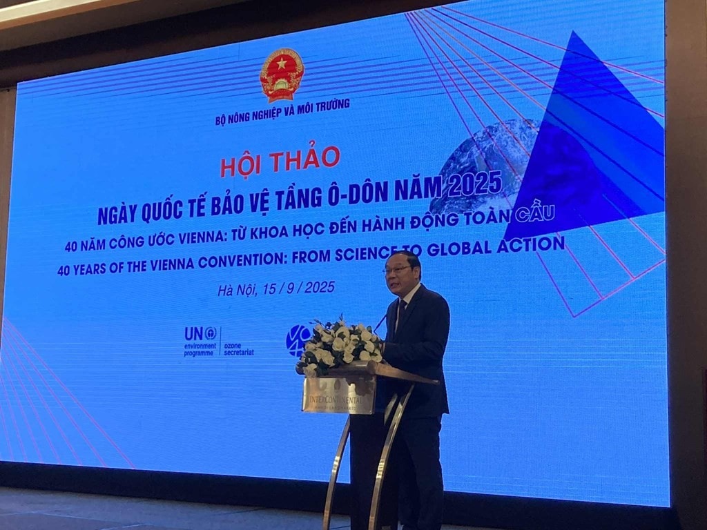Thứ trưởng Bộ Nông nghiệp và Môi trường Lê Công Thành phát biểu tại hội thảo. 