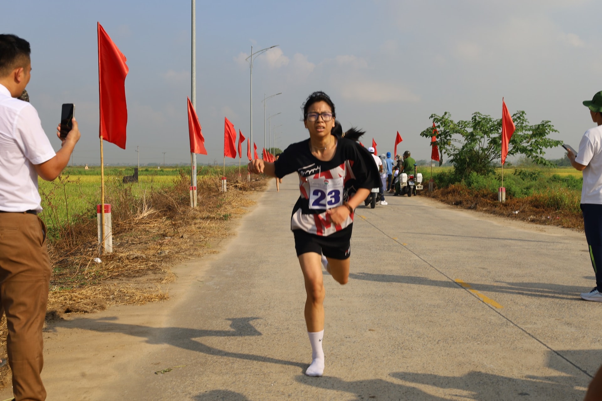 chay-hnm-co-d2667o.jpg