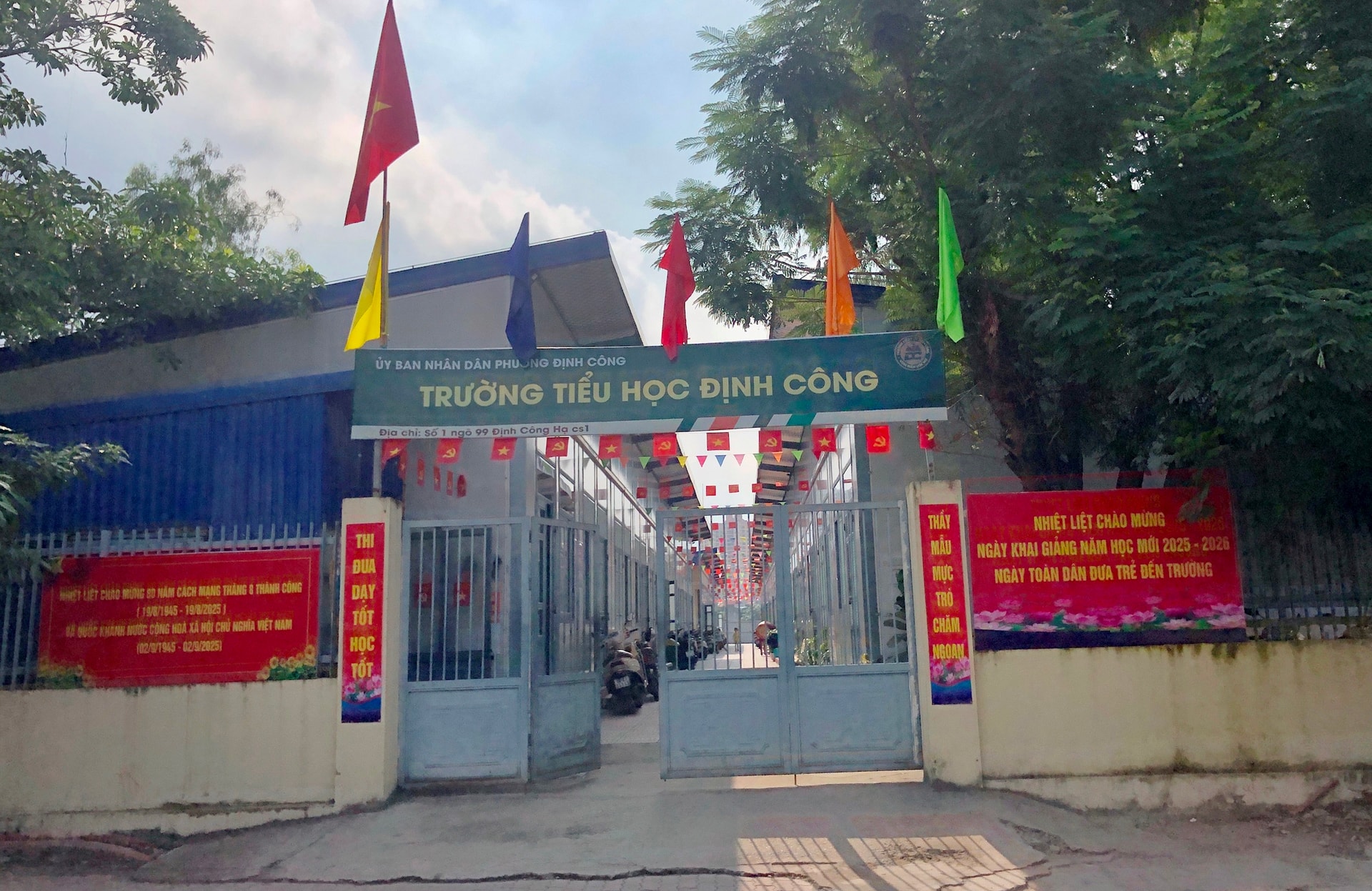 Dinh Cong Primary School campus at Ngo 99, Dinh Cong Street, Ha Ward, Dinh Cong..jpeg