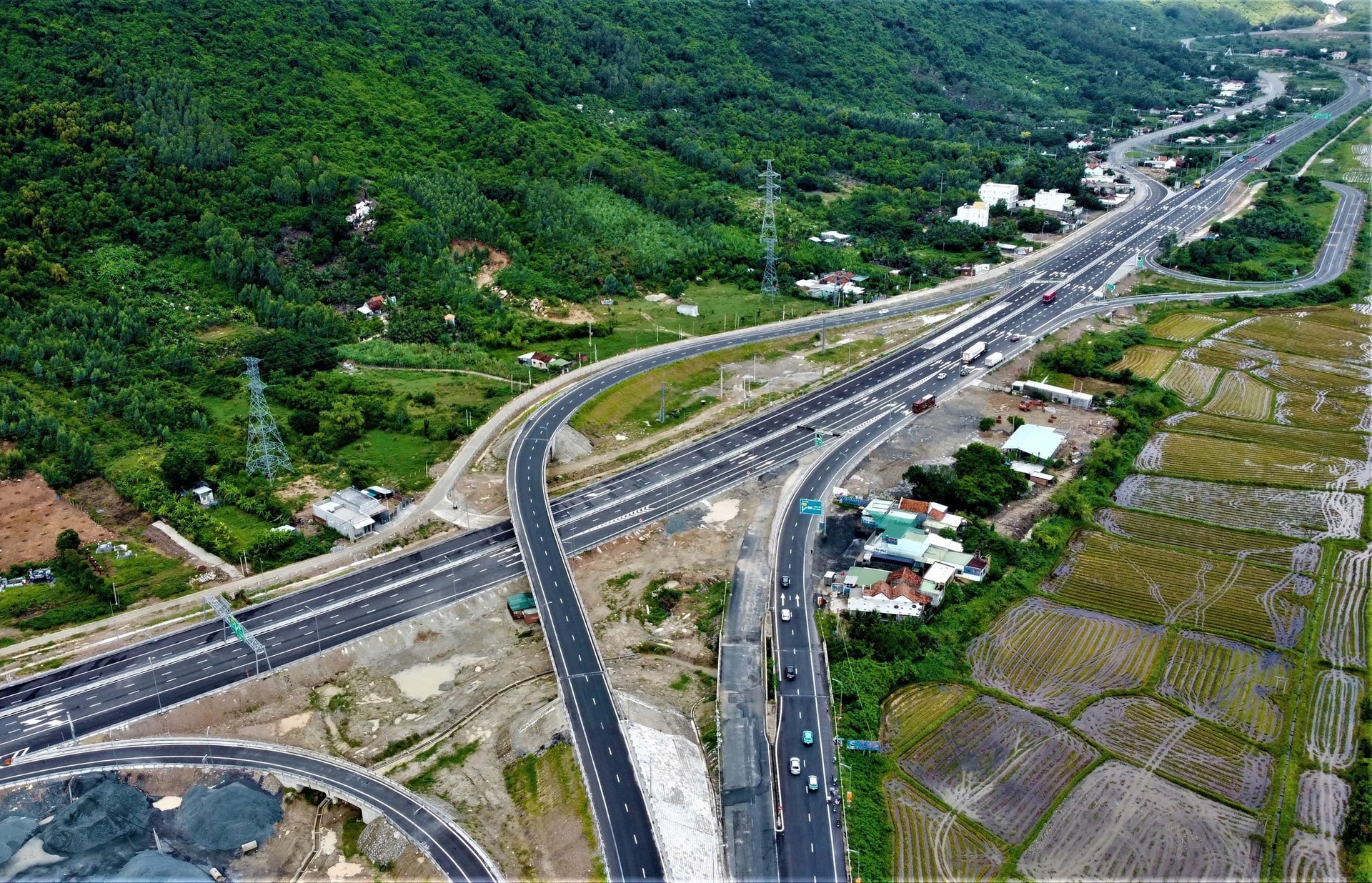 North-South-Highway, Nha Trang Office.-Anh-Cao-Son.jpg