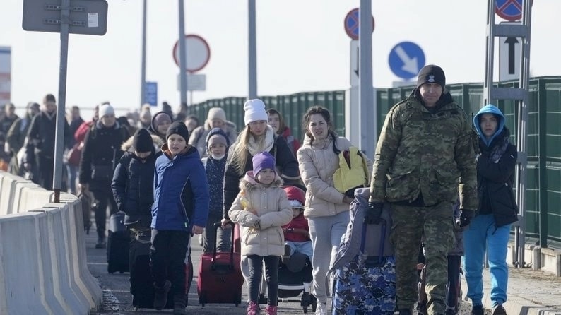 nguoidicuukrainesang-eu.jpg