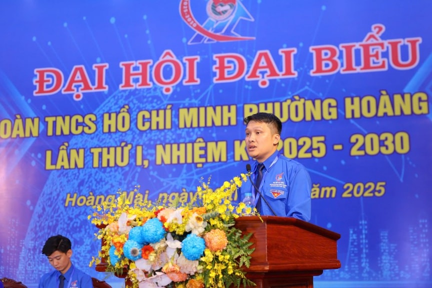 Phó Chủ tịch Ủy ban Mặt trận Tổ quốc (MTTQ) phường, Bí thư Đoàn phường Hoàng Mai Cao Viết Sinh phát biểu khai mạc Đại hội Phó Chủ tịch Ủy ban Mặt trận Tổ quốc (MTTQ) phường, Bí thư Đoàn phường Hoàng Mai Cao Viết Sinh phát biểu khai mạc Đại hội