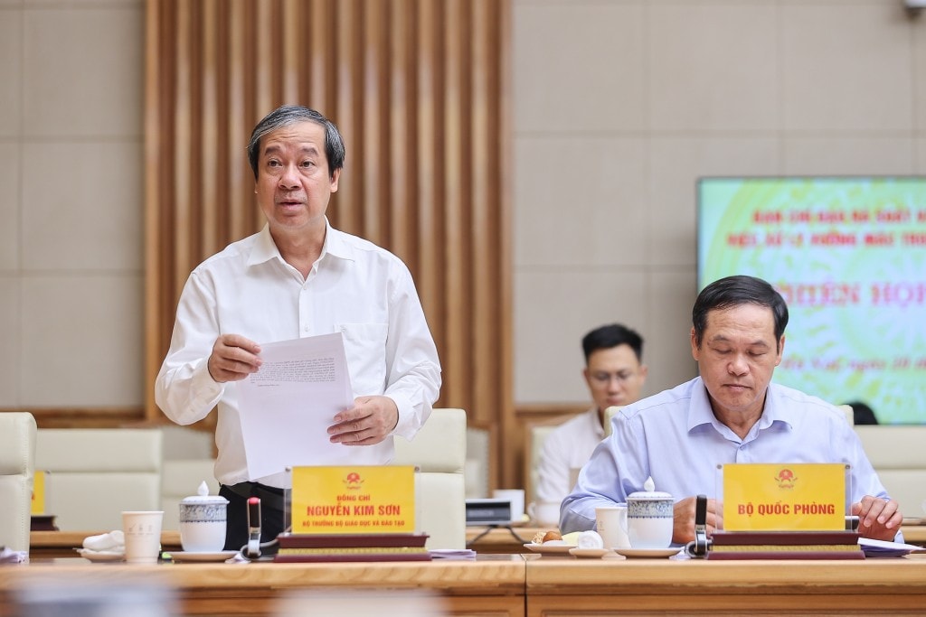 Các đại biểu báo cáo tại phiên họp - Ảnh: VGP/Nhật Bắc