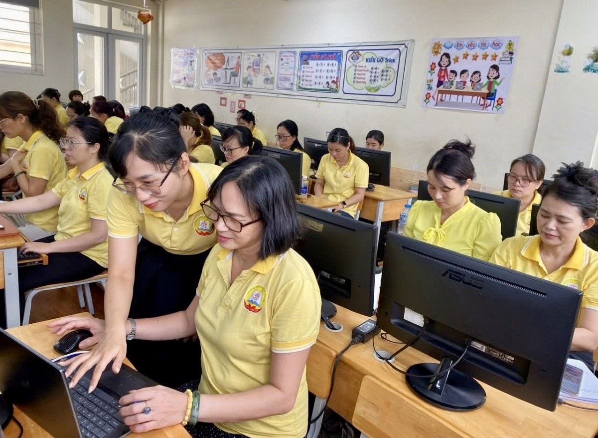 Lan tỏa sâu rộng phong trào thi đua “Cả nước thi đua đổi mới sáng tạo và chuyển đổi số” trên địa bàn Hà Nội