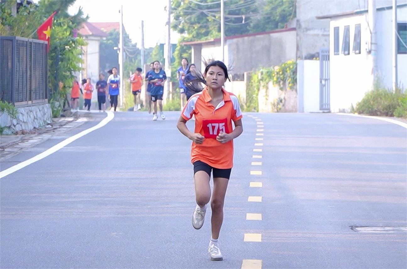 run-so-far-kim-anh.00_07_39_68.still032.jpg