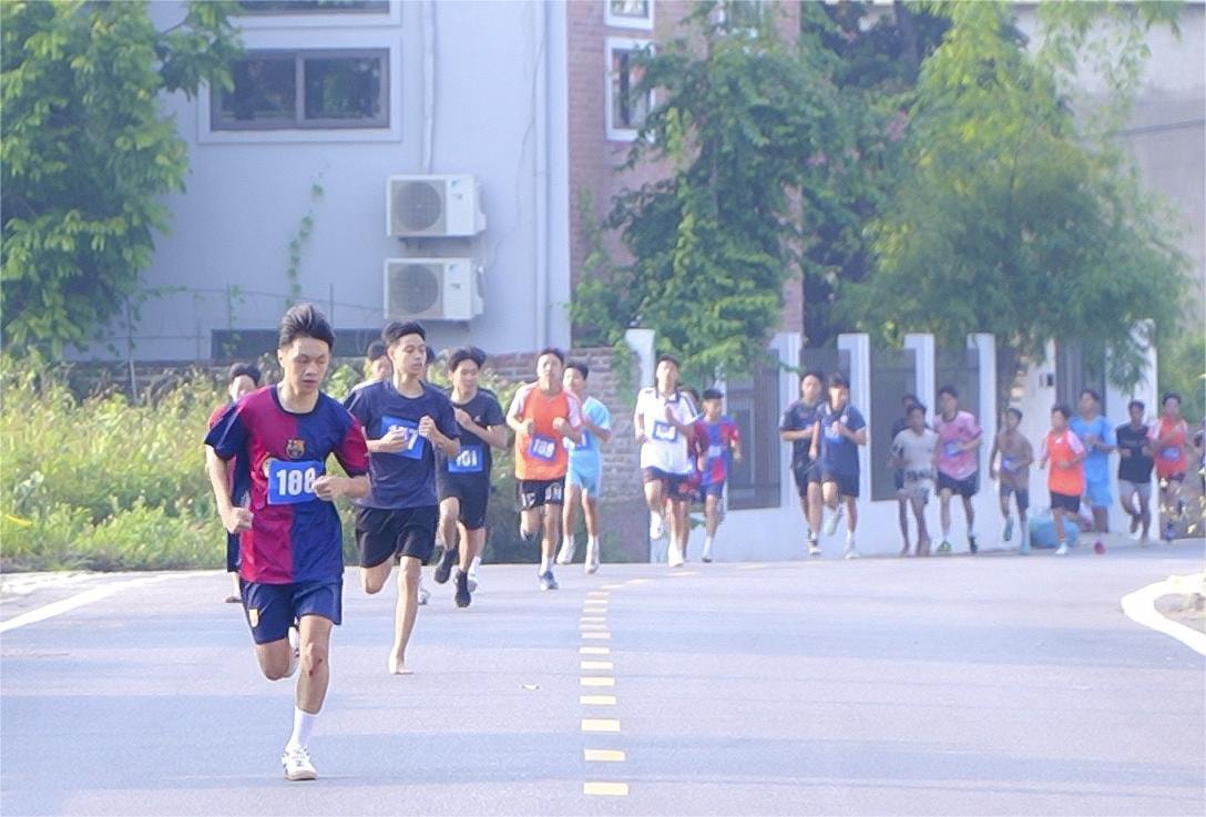 run-so-far-kim-anh.00_10_12_67.still040.jpg