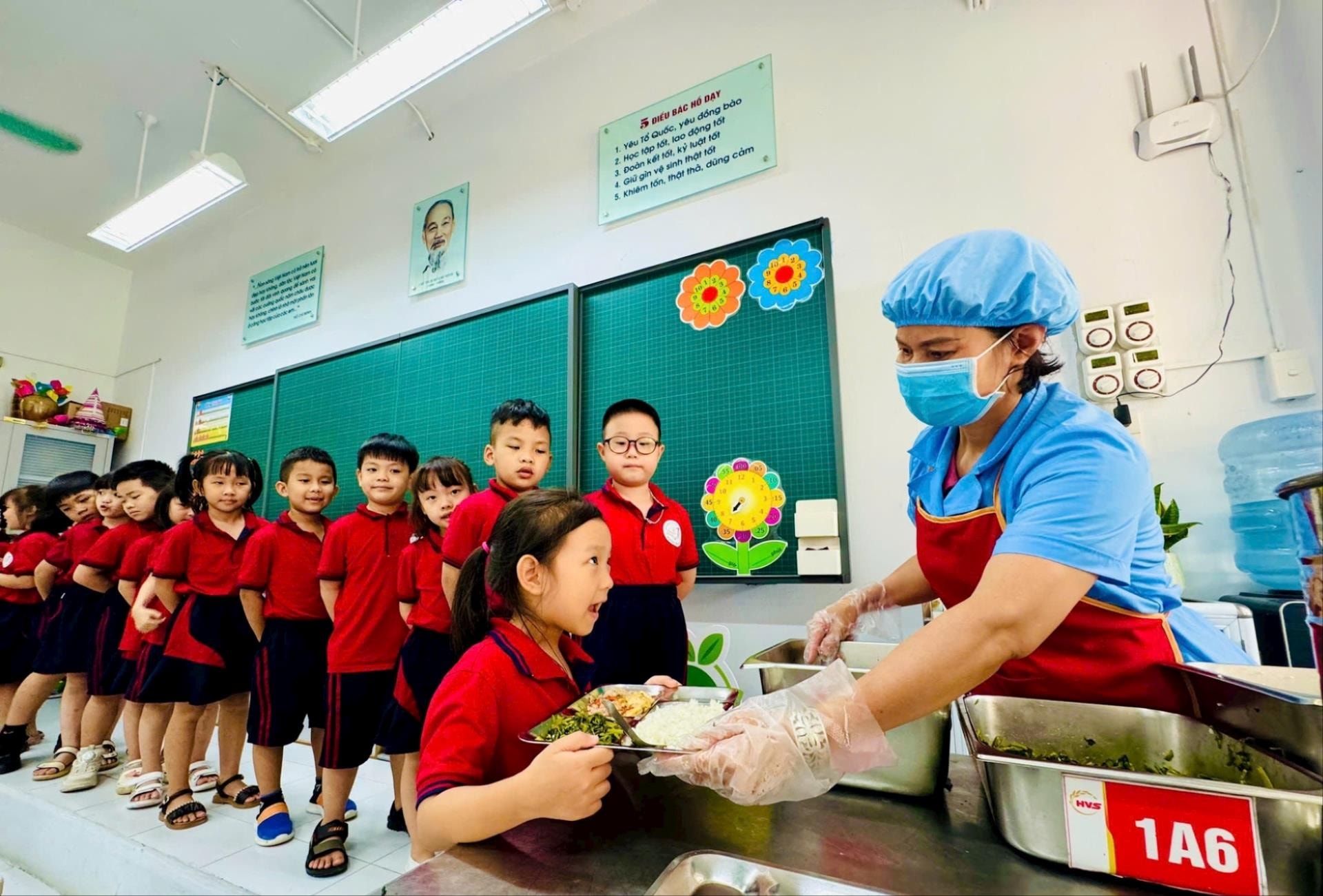 [Podcast] Điểm tin tuần từ ngày 15 đến 21-9: Siết chặt chất lượng bữa ăn bán trú tại các trường học ở Hà Nội