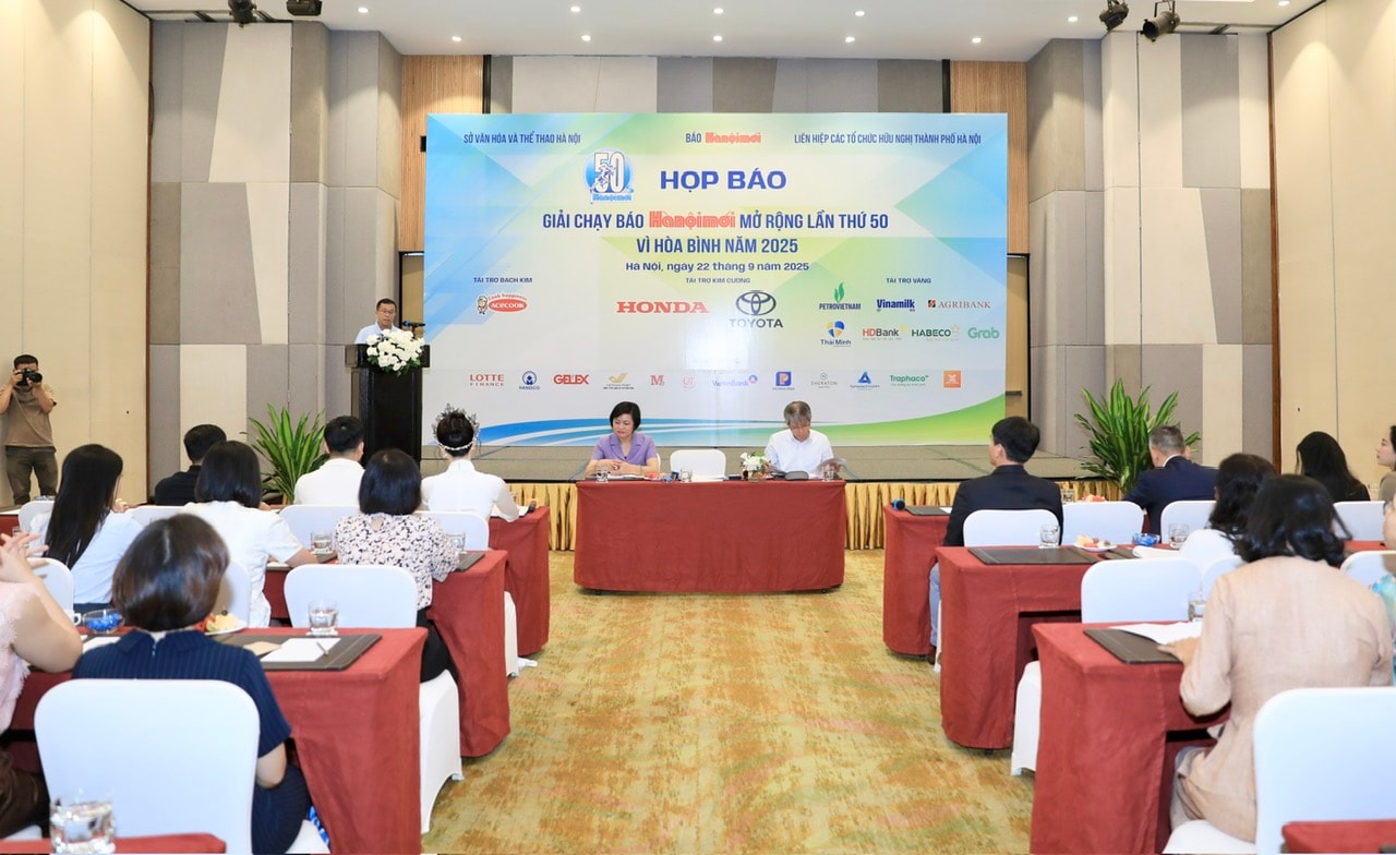 21-quang-canh-buoi-hop-bao.jpg