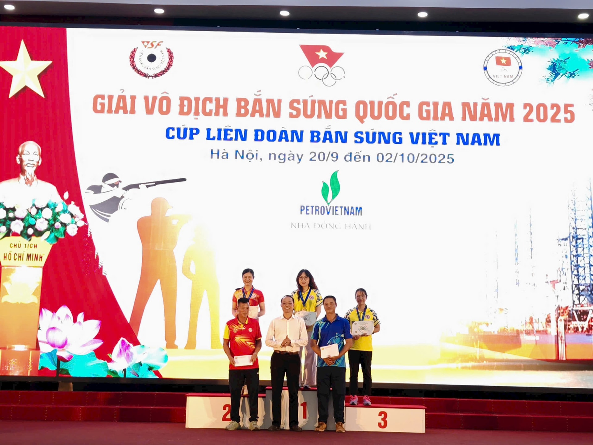 22-trao-thuong-dot2.jpg