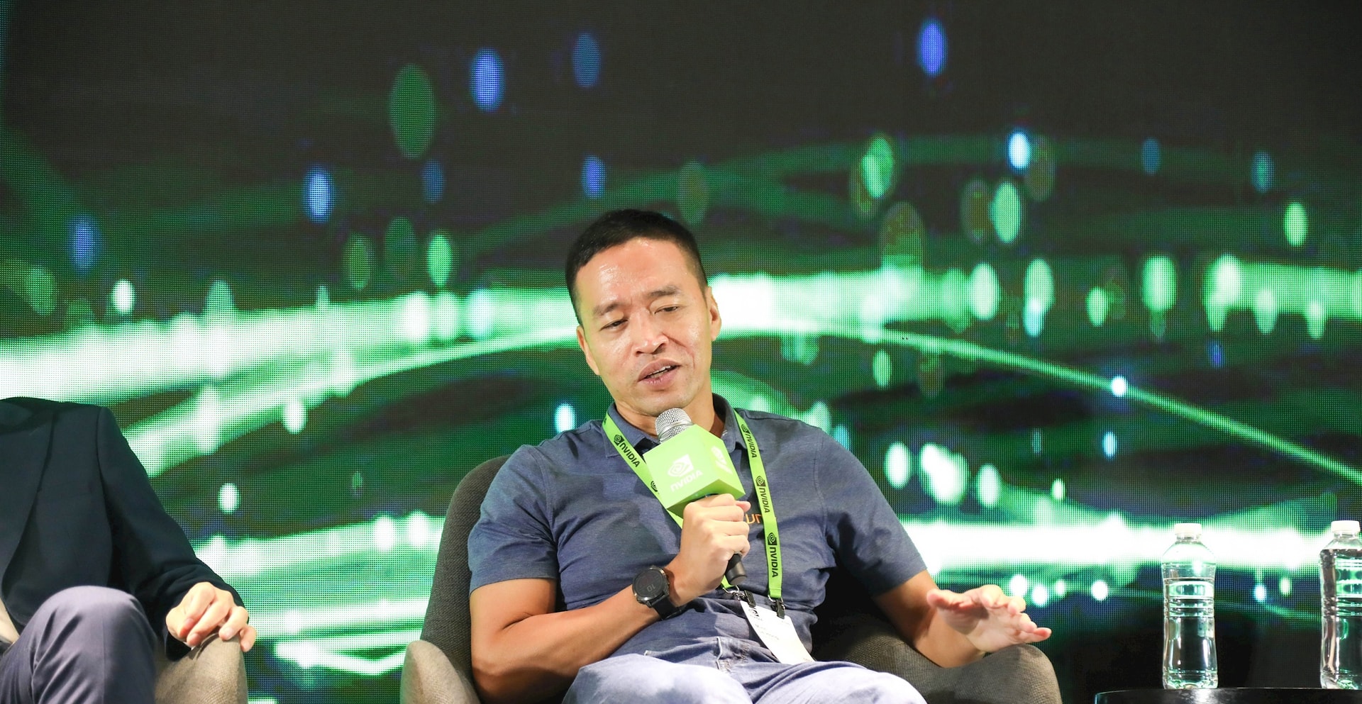 2.-chu-tich-vng-le-hong-minh-chia-se-tai-nvidia-ai-day-ho-chi-minh-city-2025.jpg