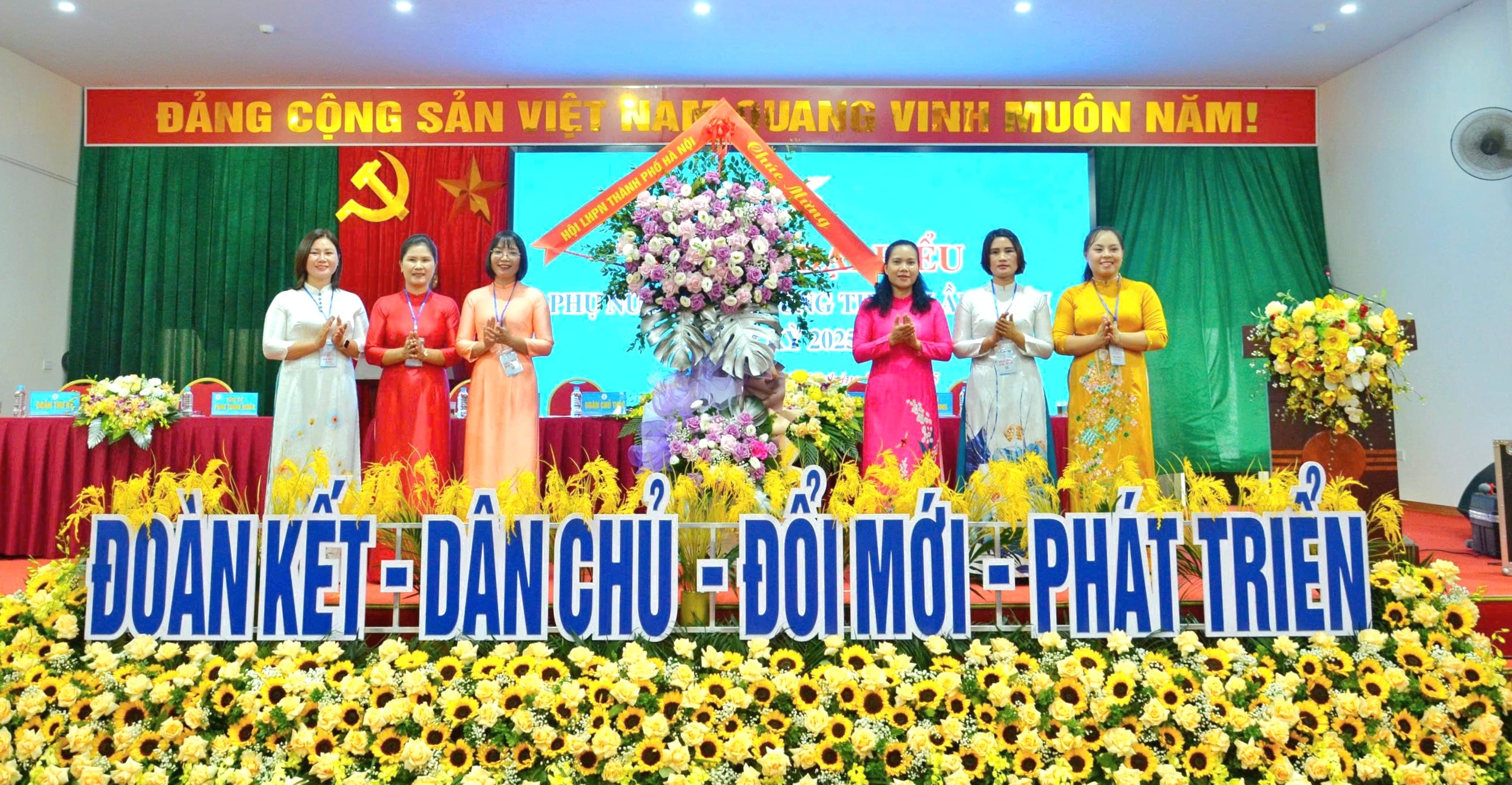 tung-thien-hoatp.jpg
