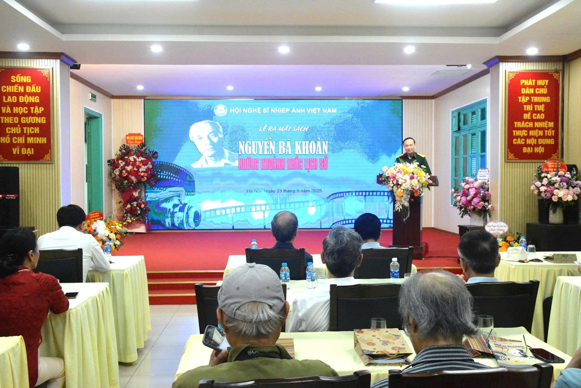 sach-nguyen-ba-khoan-3.jpg