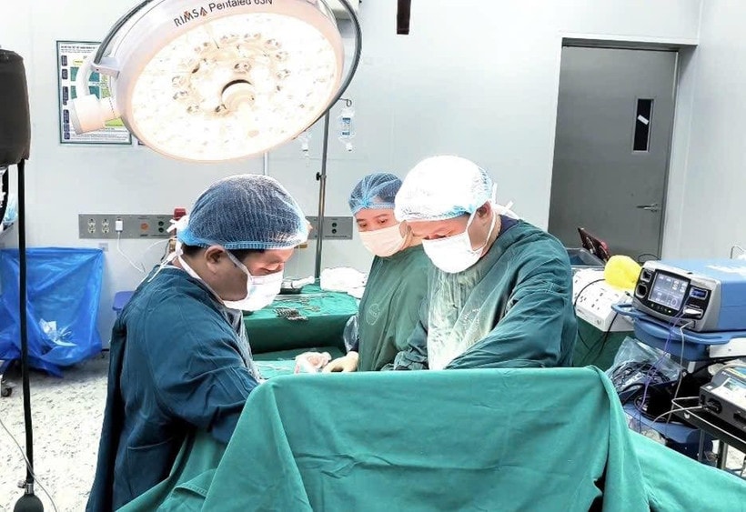 [Podcast] Hi hữu: Xương cá dài 4cm đâm thủng ruột non